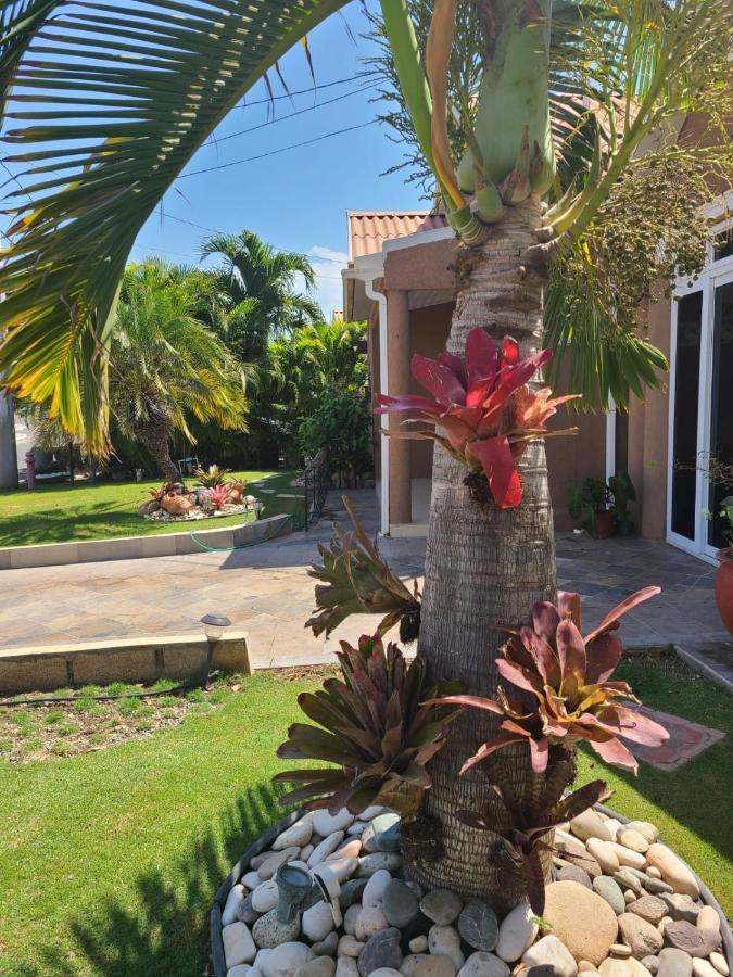 Caribbean Estates, 10 Mins From The Beach, Beautiful Gated Community Portmore Exterior photo