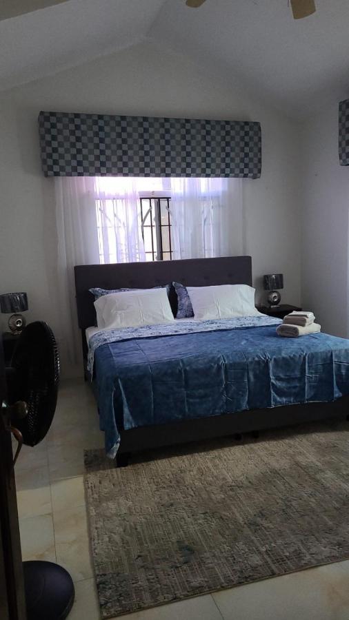 Caribbean Estates, 10 Mins From The Beach, Beautiful Gated Community Portmore Exterior photo