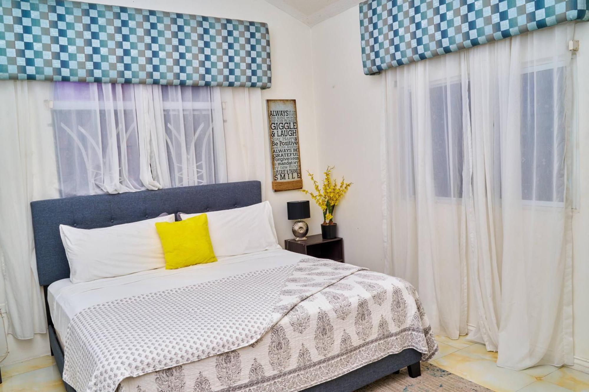 Caribbean Estates, 10 Mins From The Beach, Beautiful Gated Community Portmore Exterior photo